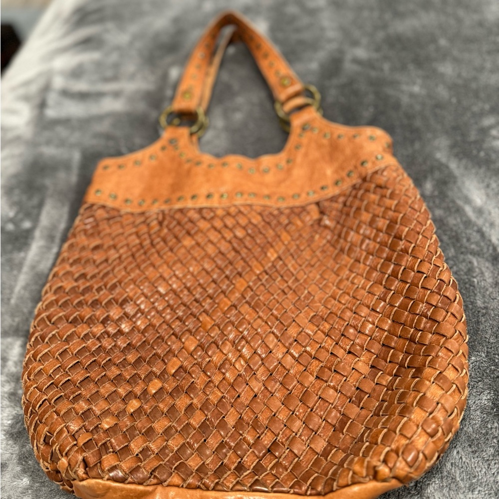 Fossil hobo style leather shoulder purse.